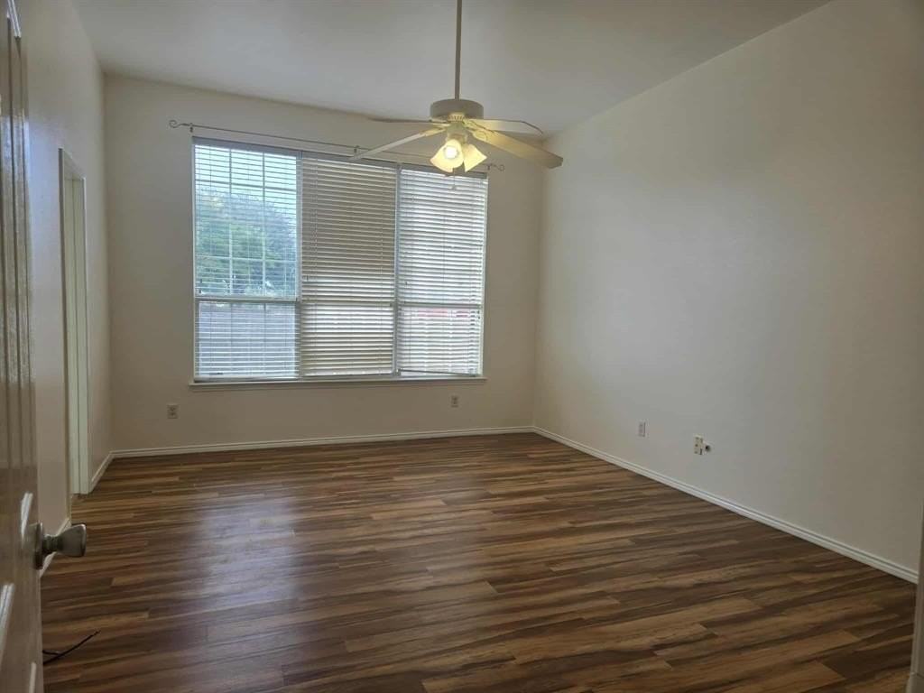 9021 River Trails Boulevard - Photo 3 of 26