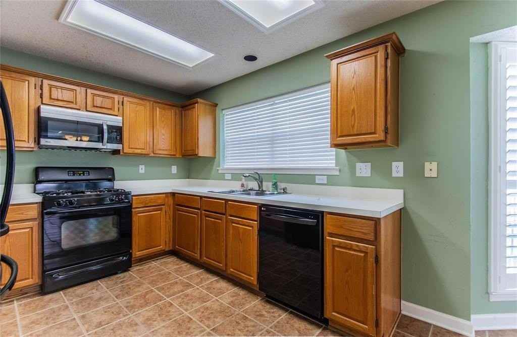 4117 Oxlea Drive - Photo 5 of 17