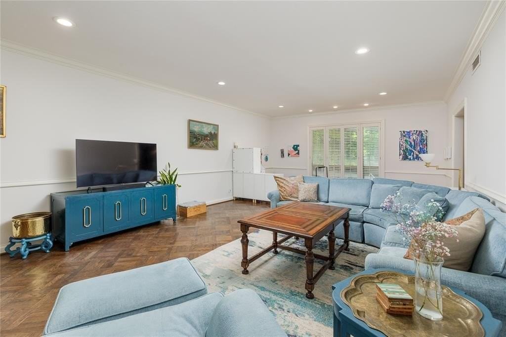 6126 Averill Way #103W - Photo 5 of 34