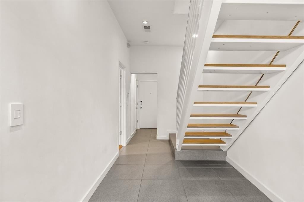 3344 Miro Place - Photo 4 of 38