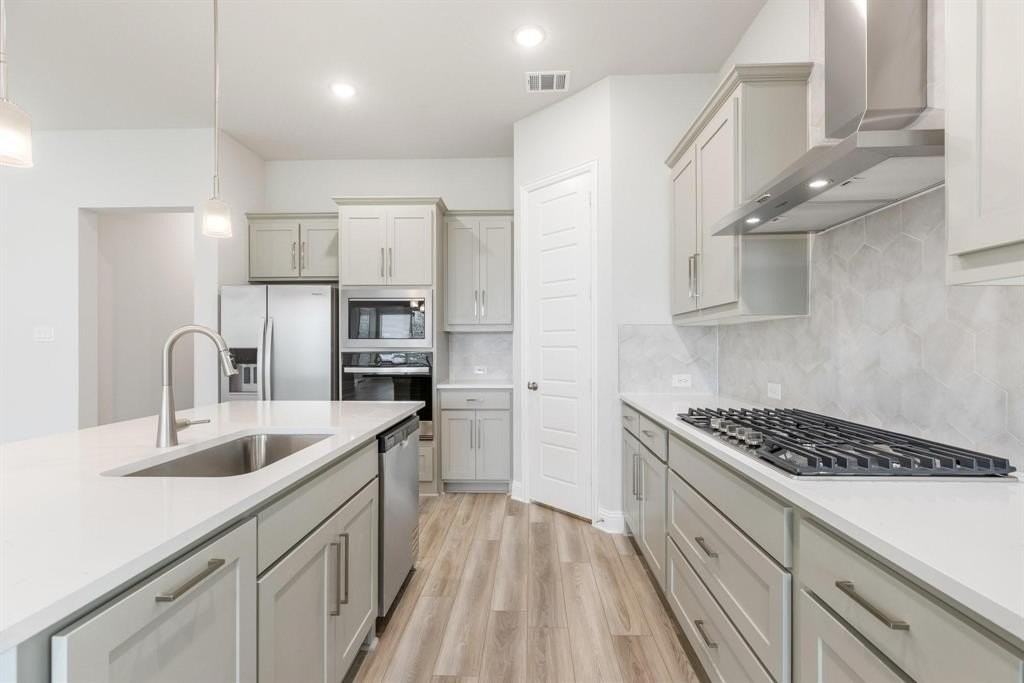 7013 Sunset Blvd - Photo 6 of 27