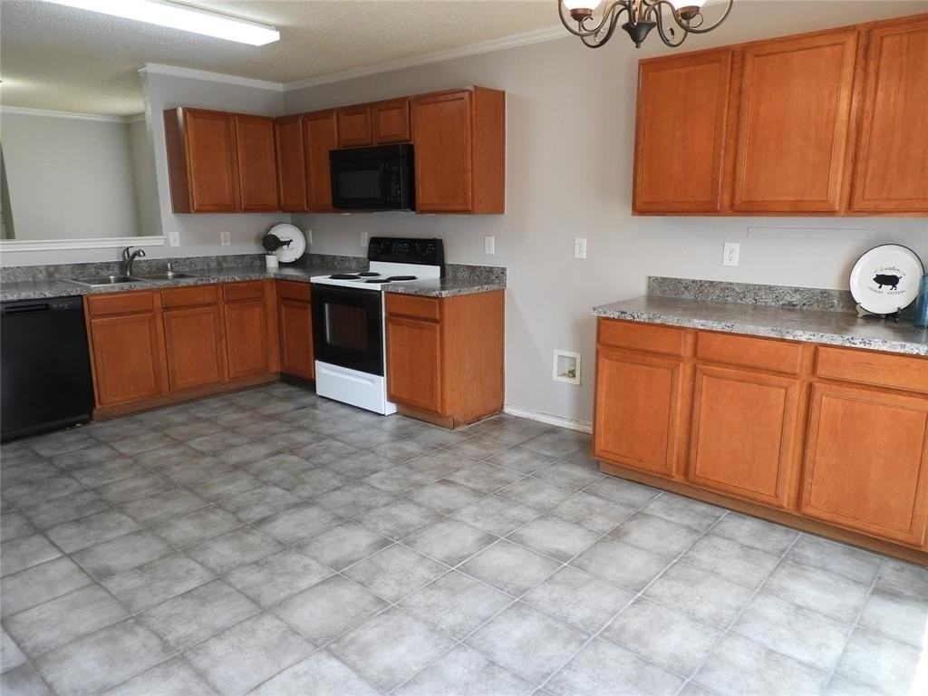 2613 Shady Grove Lane - Photo 5 of 11