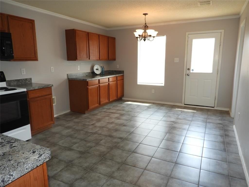 2613 Shady Grove Lane - Photo 6 of 11