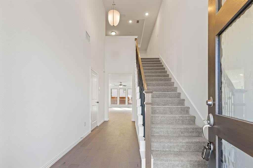 621 Somerset Dr - Photo 3 of 25