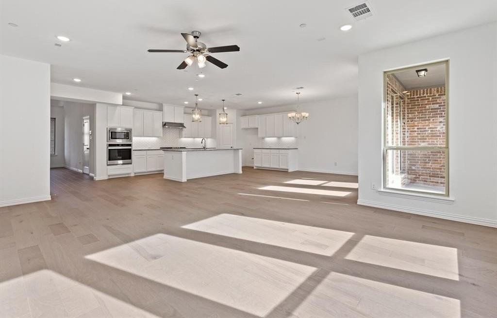 621 Somerset Dr - Photo 5 of 25