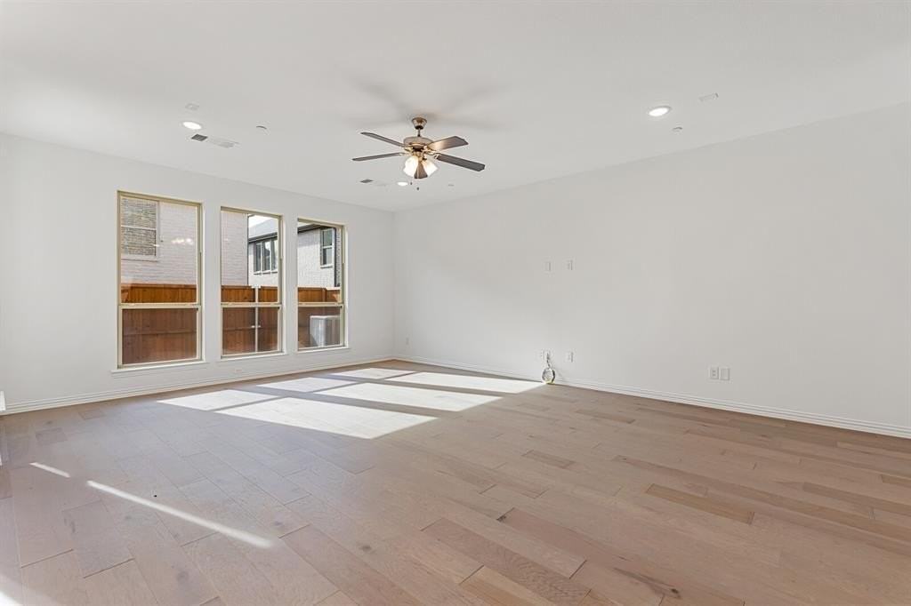 621 Somerset Dr - Photo 6 of 25