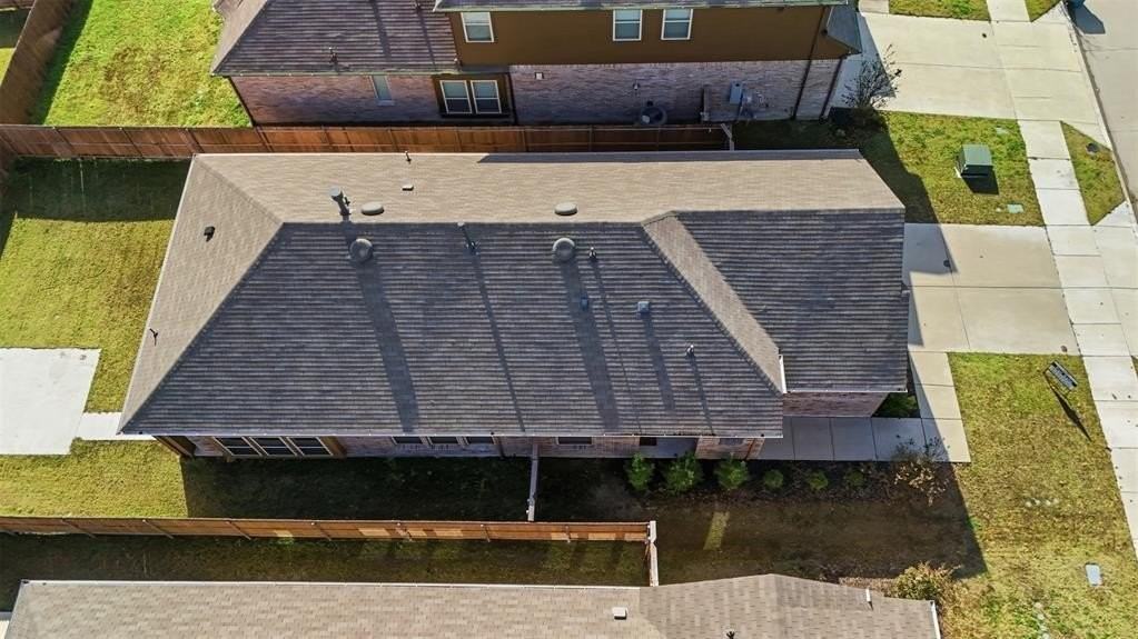 3910 Rochelle Ln - Photo 6 of 32