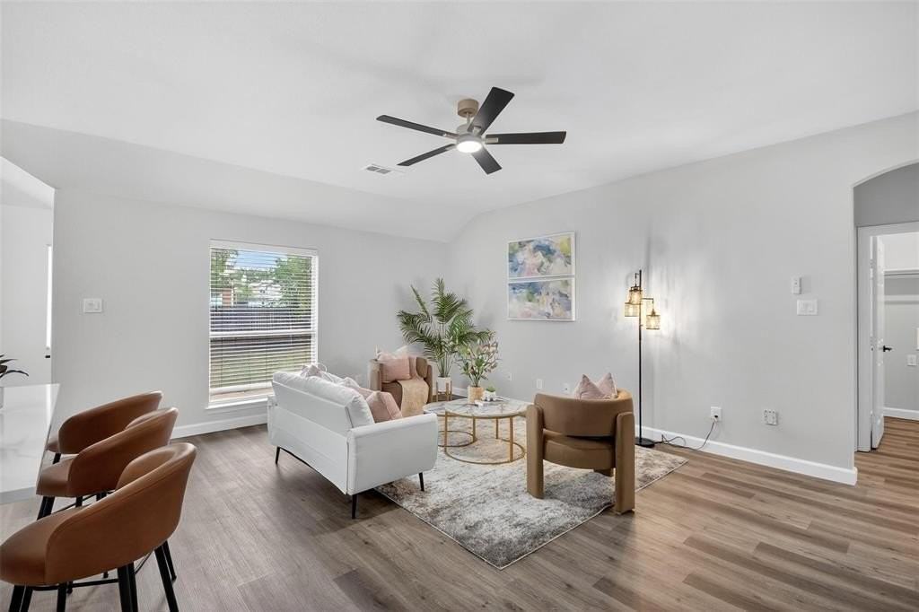 4419 Ashbury Ln - Photo 3 of 37