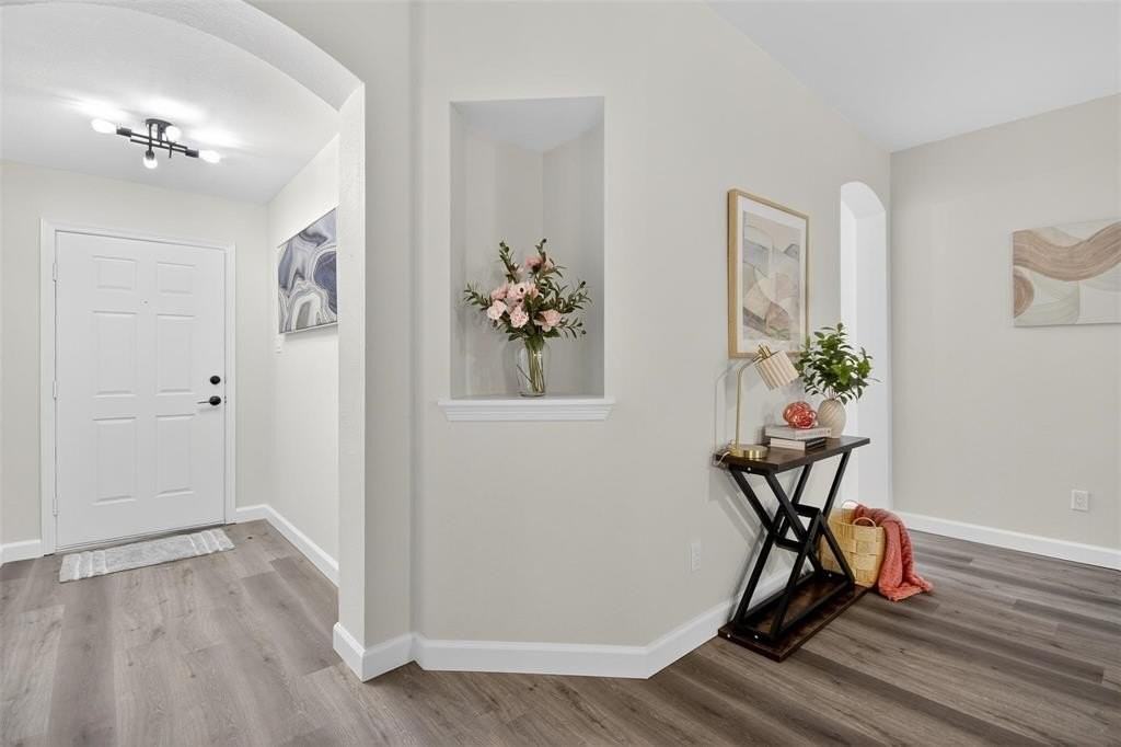 4419 Ashbury Ln - Photo 7 of 37