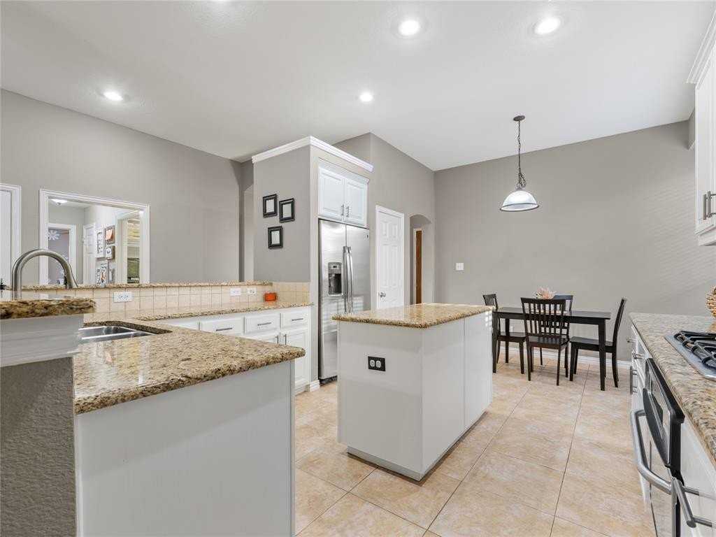 7309 Nabors Lane - Photo 4 of 25