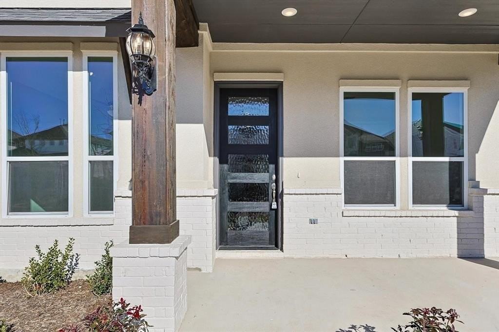 11458 Chartwell Ct - Photo 3 of 32