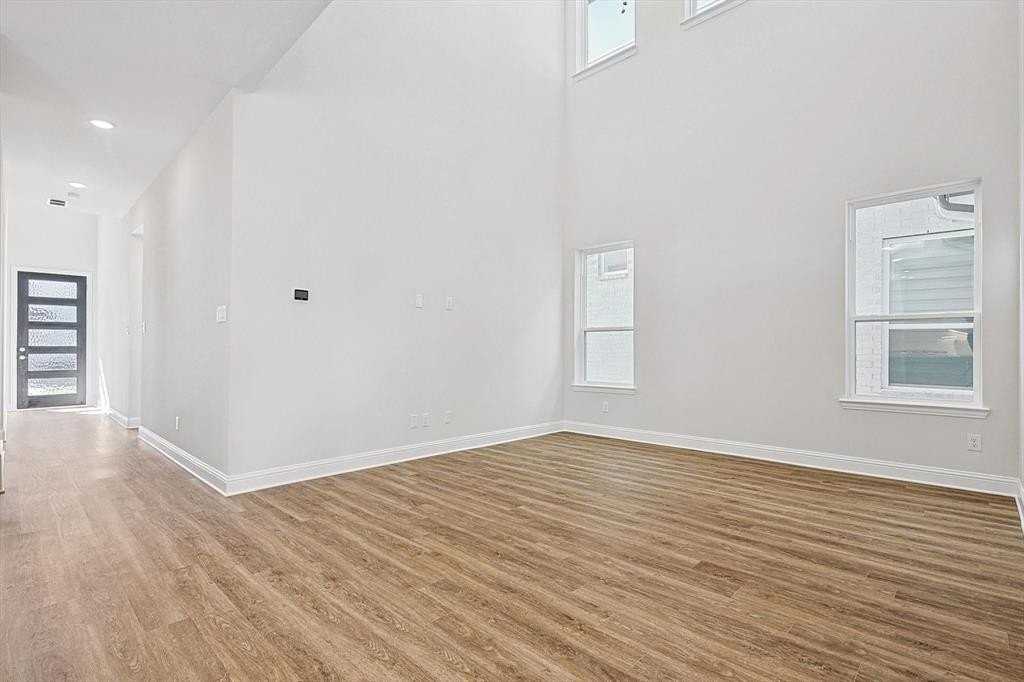 11458 Chartwell Ct - Photo 7 of 32