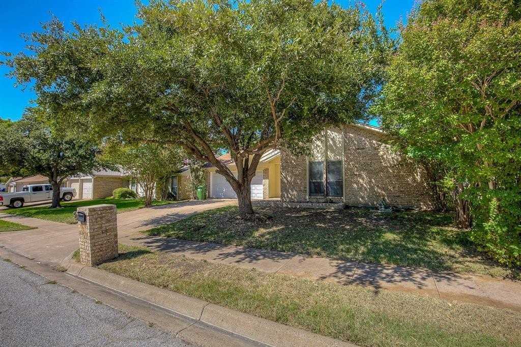 6637 Fair Oaks Dr - Photo 4 of 35