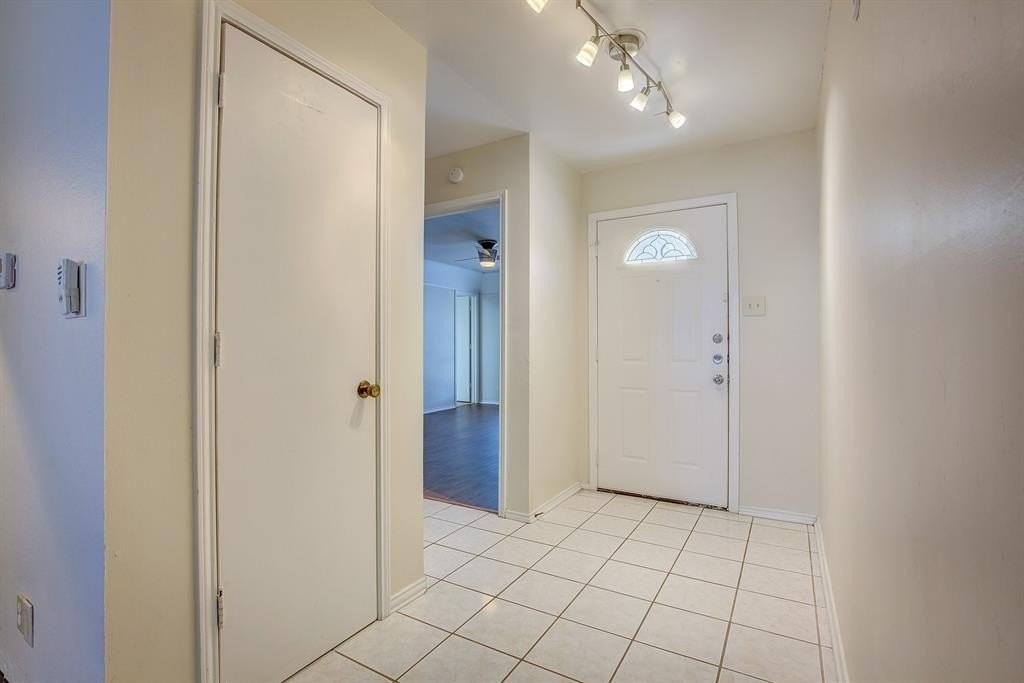 6637 Fair Oaks Dr - Photo 7 of 35