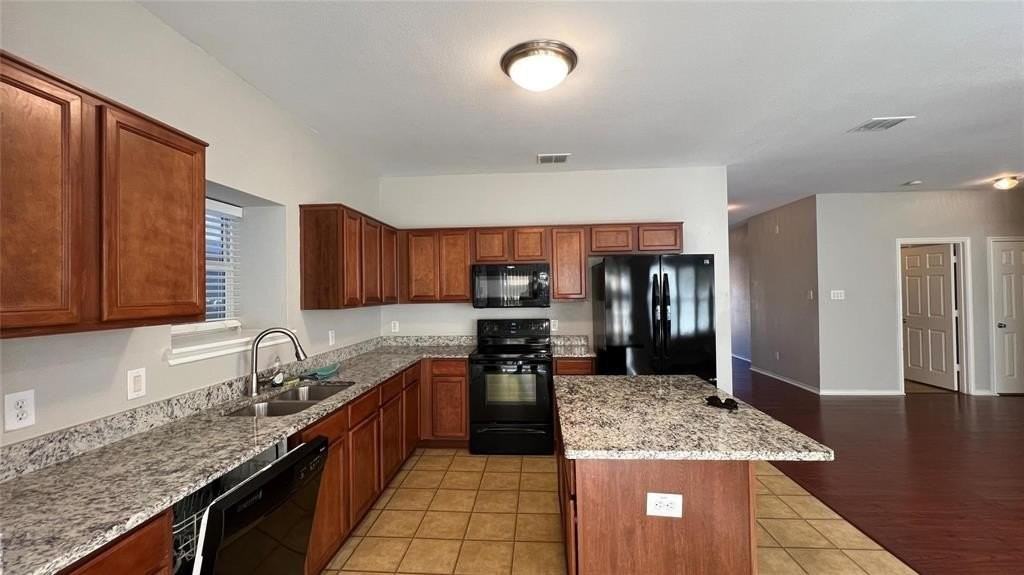 8128 Hulen Park Cir - Photo 5 of 21