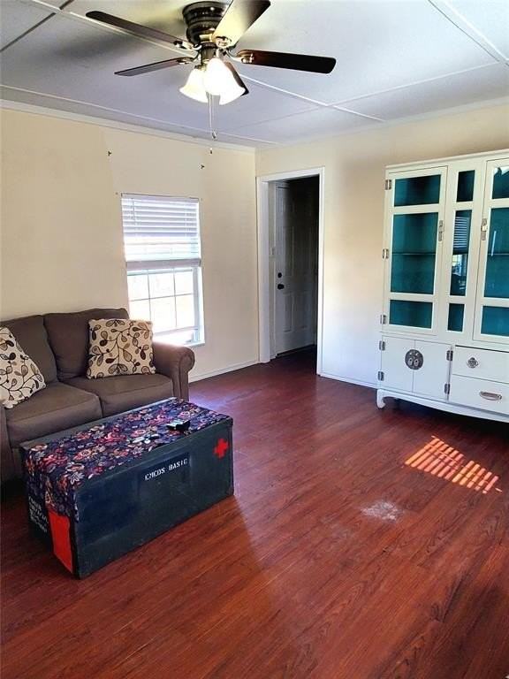 103 Hackberry Ln - Photo 6 of 9