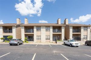 featured image of 400 E Pearl St