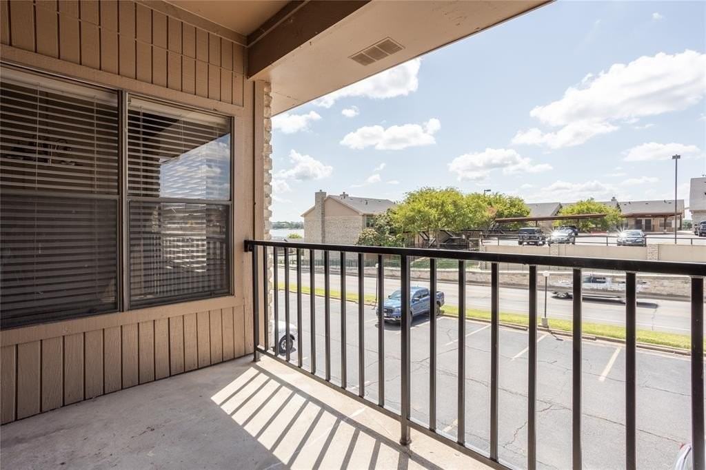 400 E Pearl St - Photo 3 of 25