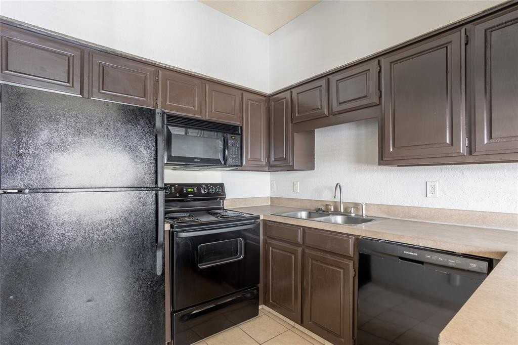 400 E Pearl St - Photo 7 of 25