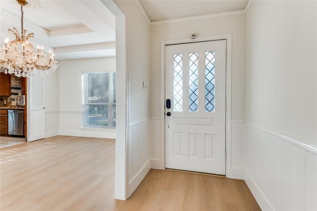 2805 Staffordshire Dr - Photo 2 of 26