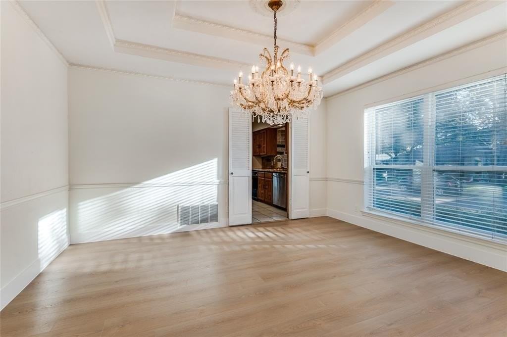 2805 Staffordshire Dr - Photo 3 of 26