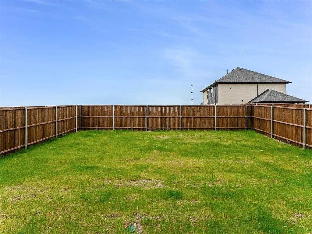 427 Magellan Rd - Photo 5 of 25