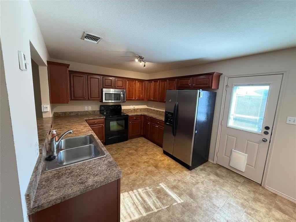 5031 Mountain Spring Trl - Photo 6 of 27