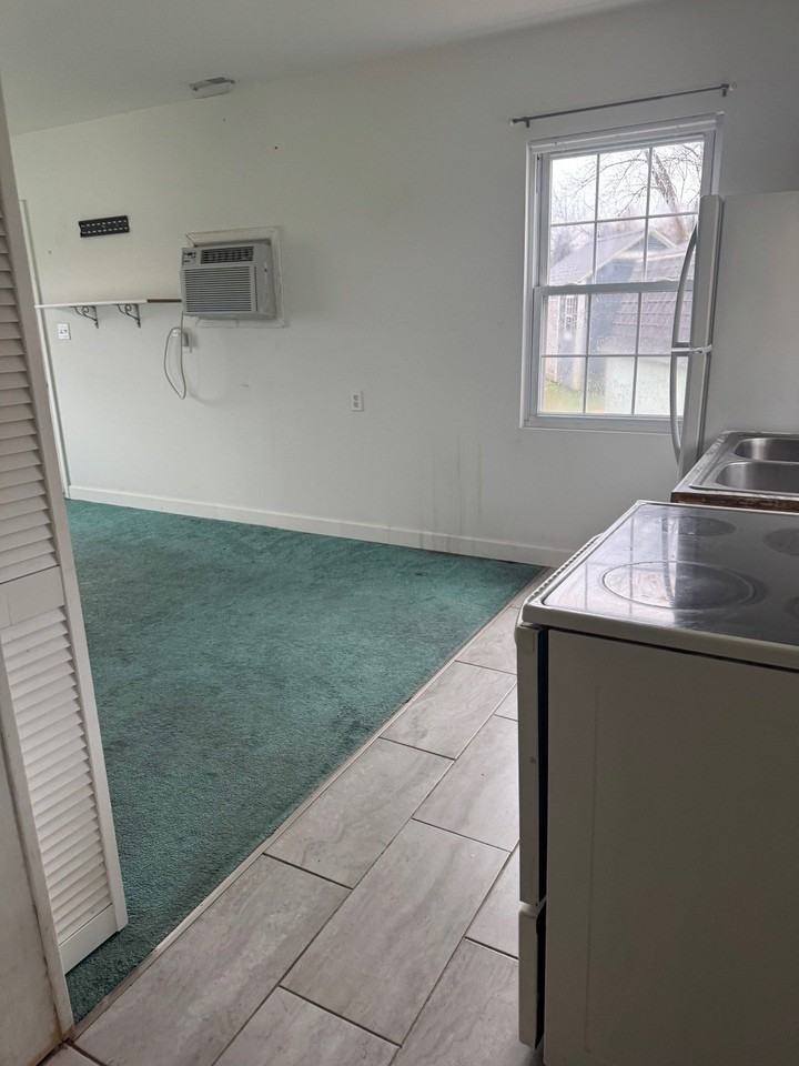 920 Sycamore Street - Photo 2 of 4