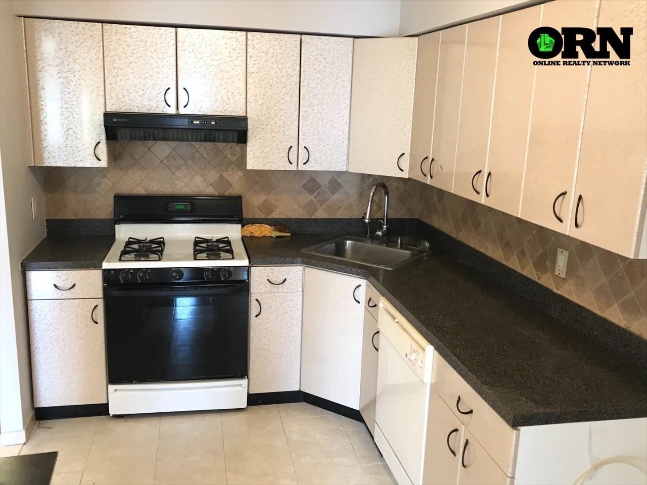 2355 East 13th Street - Photo 4 of 10