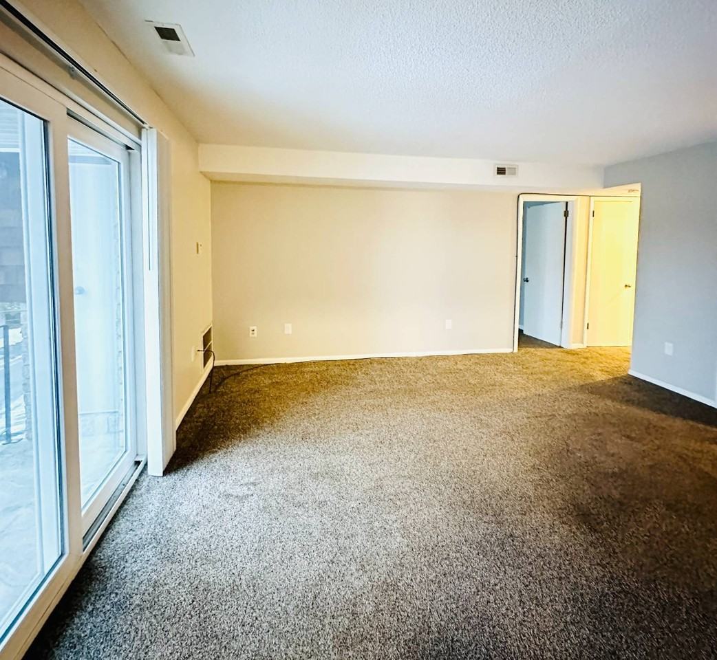 1552 Helderberg Avenue #13 - Photo 4 of 22