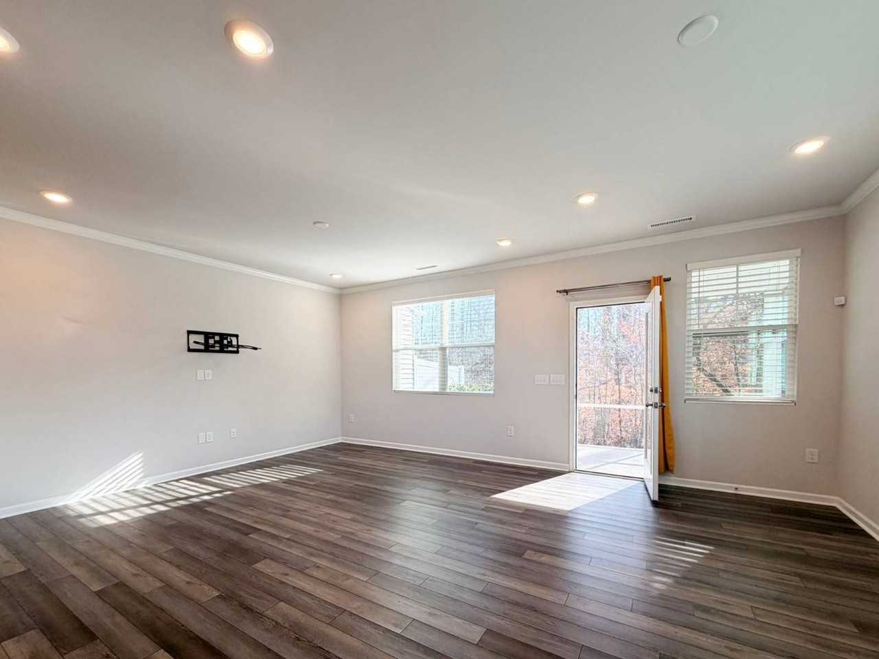 400 Hazy Hills Lane - Photo 7 of 39