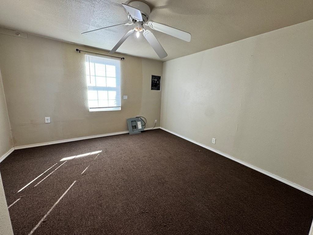 422 South Lincoln Avenue - Photo 6 of 12