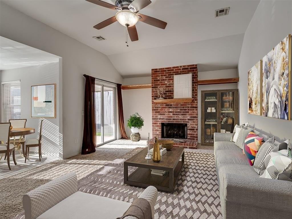 12276 Southwest 10th Street - Photo 4 of 35