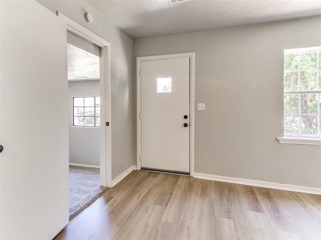 3220 Northeast 14th Place - Photo 3 of 37