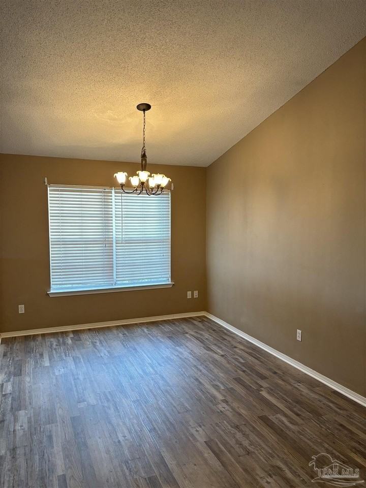 724 Hanley Downs Dr - Photo 7 of 17