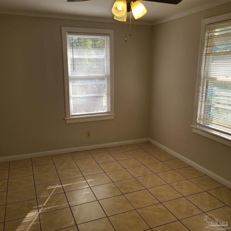 3204 West Gadsden Street - Photo 5 of 6