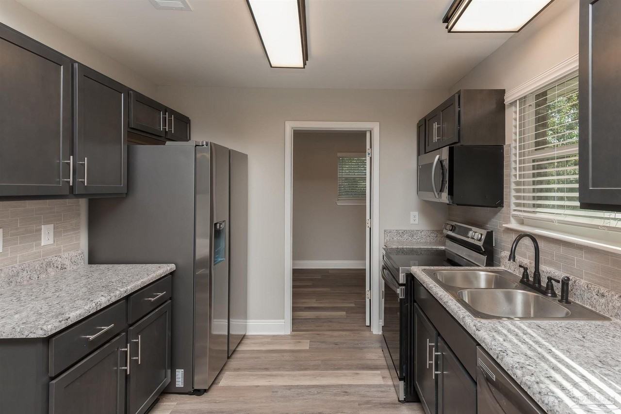 245 Cary Memorial Dr - Photo 5 of 22