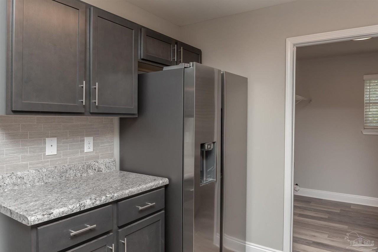 245 Cary Memorial Dr - Photo 6 of 22