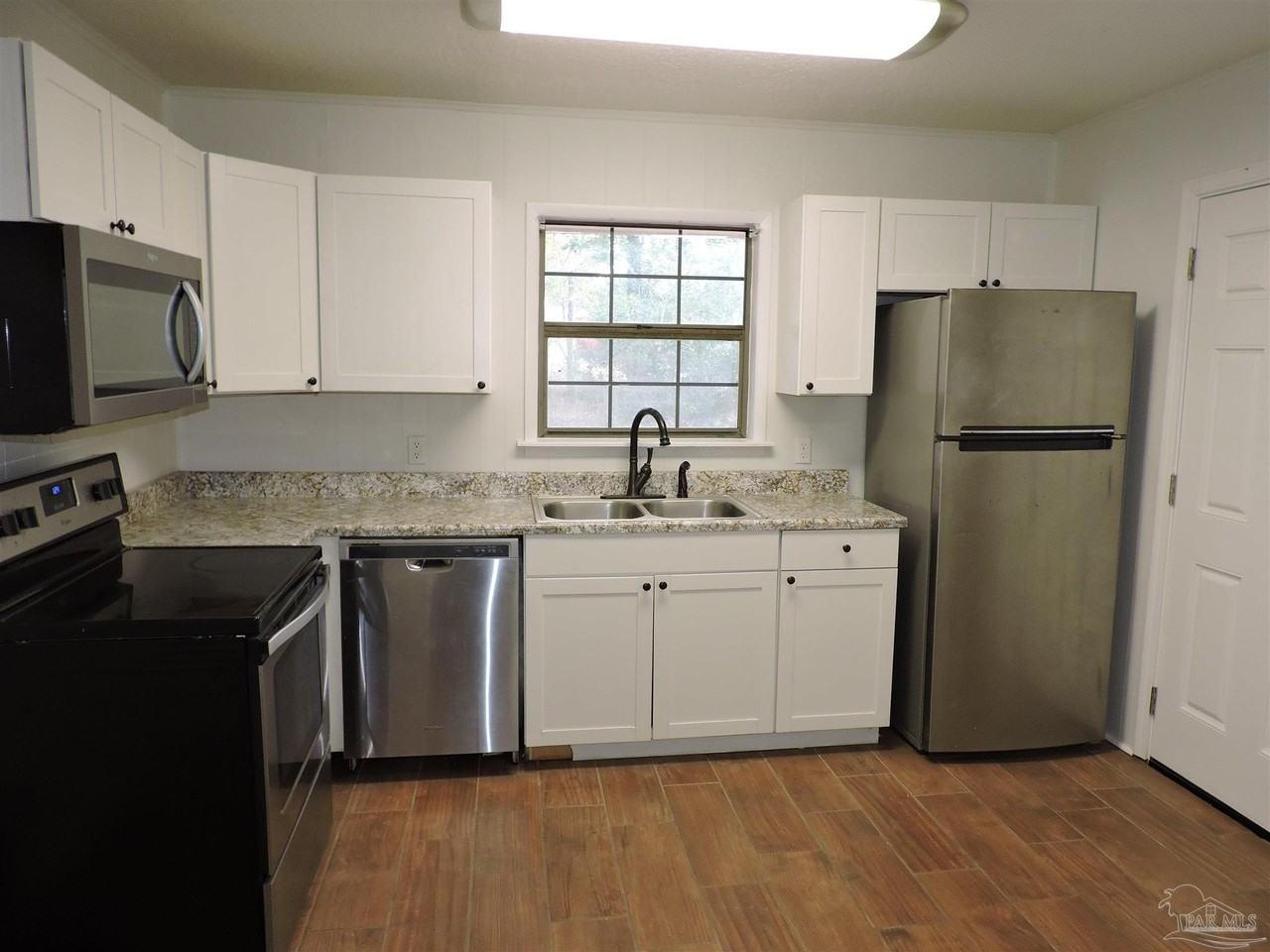 5720 Fairway Drive - Photo 5 of 13