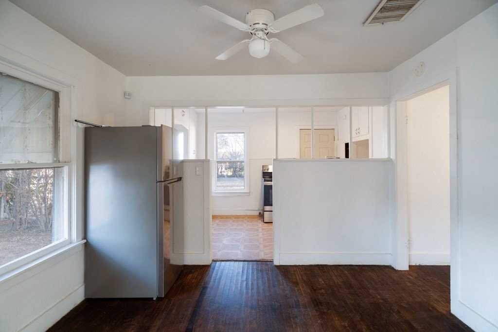 1003 Bluebonnet Ave - Photo 3 of 12