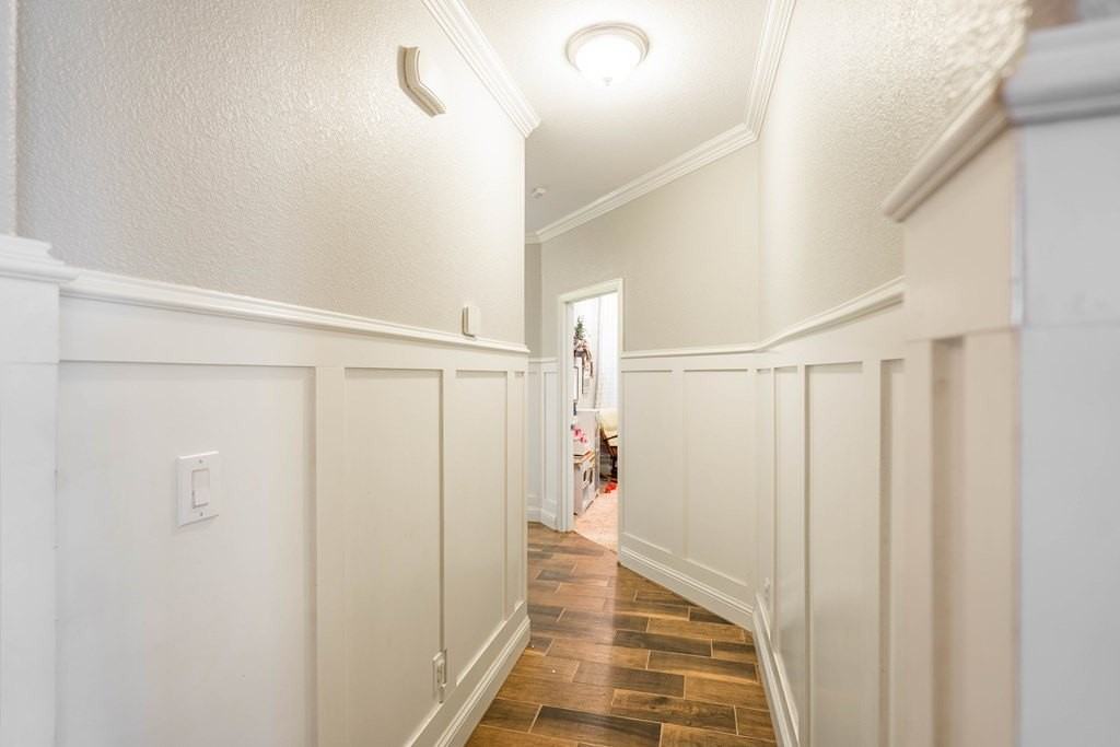 6606 Victory Parkway - Photo 7 of 38