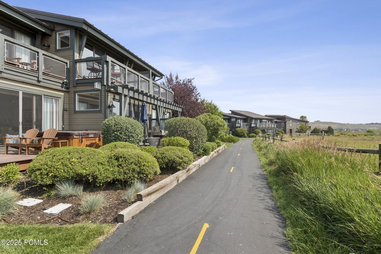 6004 Park Lane South #75 - Photo 3 of 37