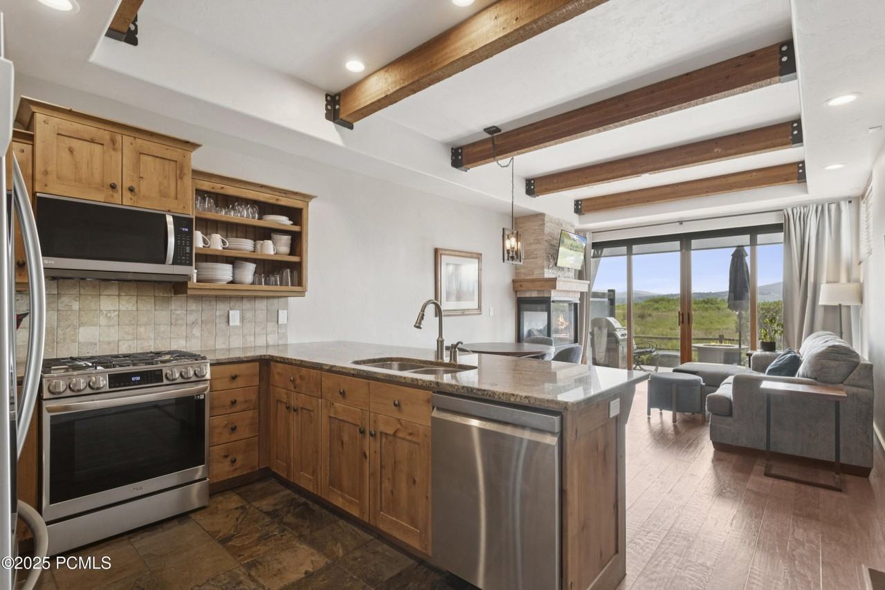 6004 Park Lane South #75 - Photo 6 of 37