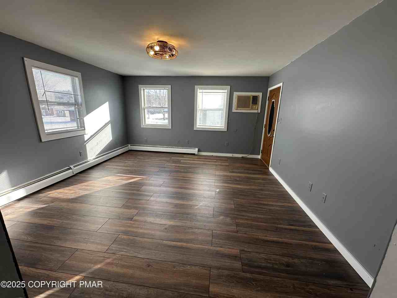 124 Greenview Dr Unit 1 #1 - Photo 4 of 12