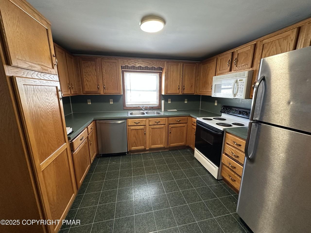 124 Greenview Dr Unit 1 #1 - Photo 5 of 12