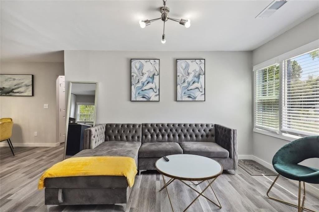 1561 Pontiac Place Southeast - Photo 6 of 16