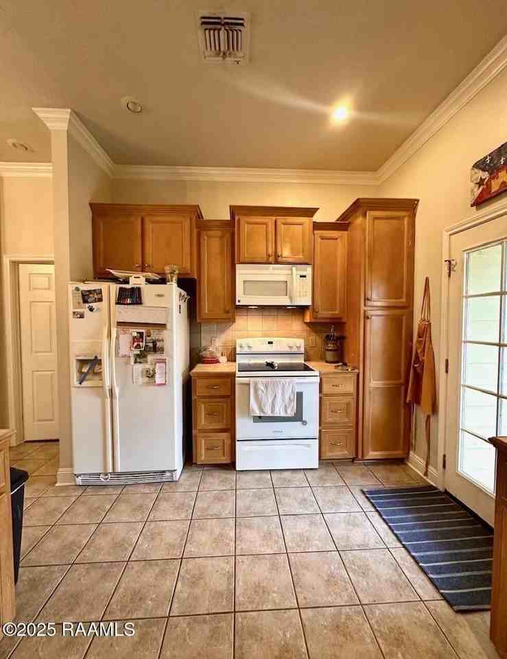 154 La Rue Vil - Photo 7 of 18