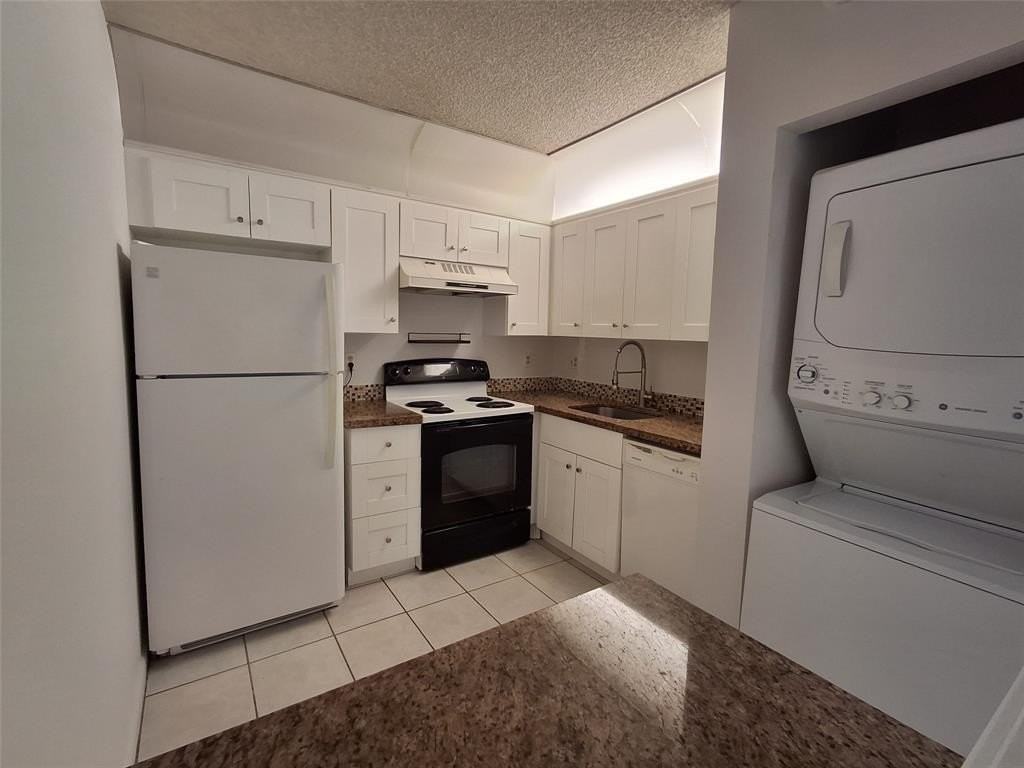 11122 Royal Palm Blvd #5-10 - Photo 3 of 15