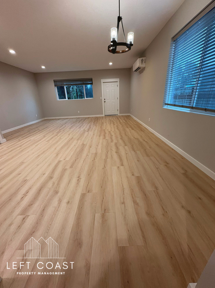 425 Se Inlet Ave #1 - Photo 4 of 16