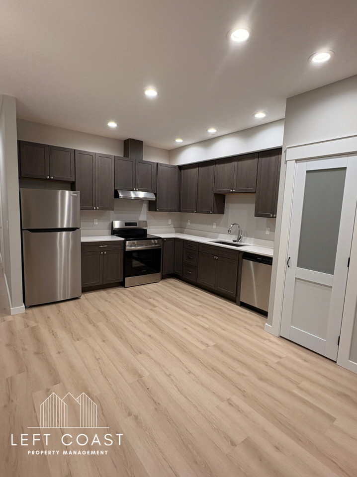 425 Se Inlet Ave #1 - Photo 6 of 16